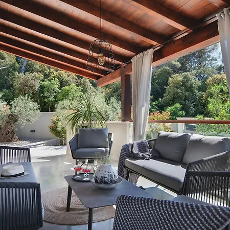 Forest Bay Near Pula For 8 People - Only 300 Meters From The *